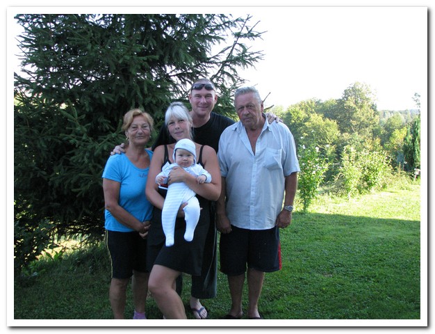 Tante, Cousine mit Sohn, mein Onkel und Ich